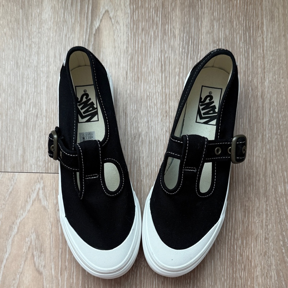 Vans Mary Jane Sneaker